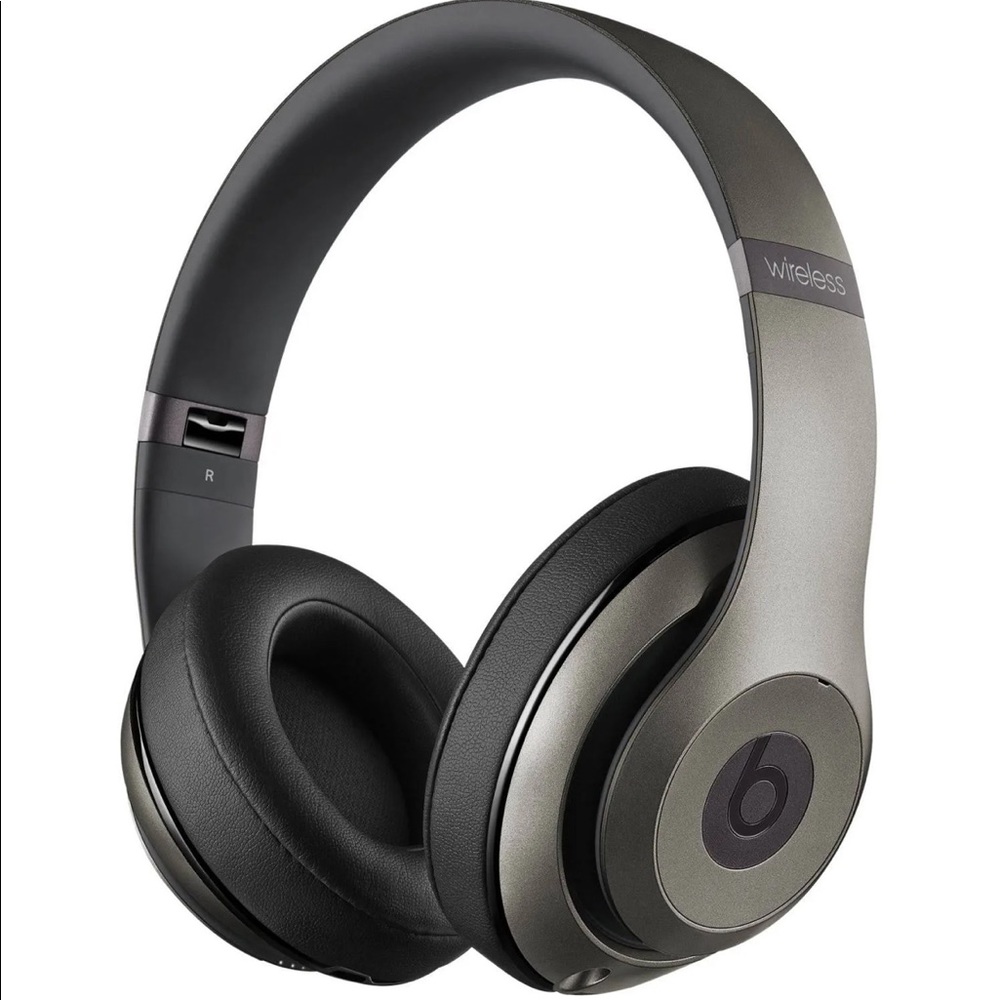 Dr. Dre Beats Studio3 Wireless In Gray | Color: Black